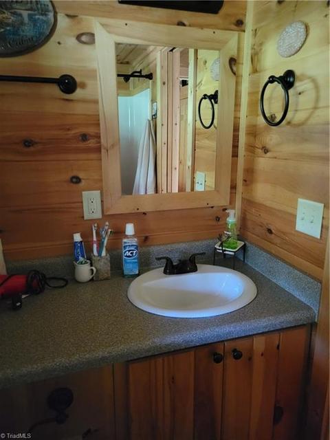 2341 Grissel Tail Rd, Traphill, NC 28685 photo 12