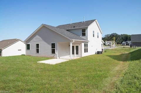 105 Pilot Bluff Dr, King, NC 27021 photo 28
