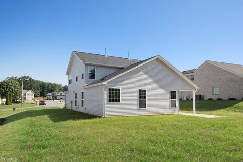 105 Pilot Bluff Dr, King, NC 27021 photo 30
