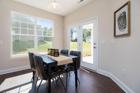 105 Pilot Bluff Dr, King, NC 27021 photo 10