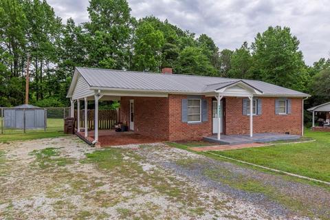 4928 Fairview Ct, Trinity, NC 27370 photo 4