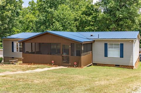 2770 Sundance Trl, Trinity, NC 27370 photo 2