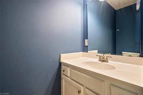3343 Timberwolf Ave, High Point, NC 27265 photo 9