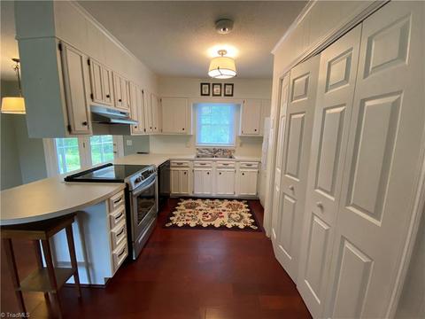 941 Mountain View Rd, King, NC 27021 photo 9