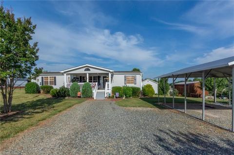2996 Old Mountain Rd, Trinity, NC 27370 photo 1