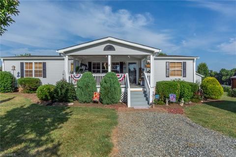 2996 Old Mountain Rd, Trinity, NC 27370 photo 2