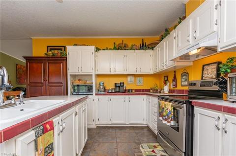 2996 Old Mountain Rd, Trinity, NC 27370 photo 11