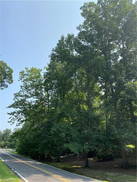 302 Shadow Valley Rd, High Point, NC 27262 photo 1