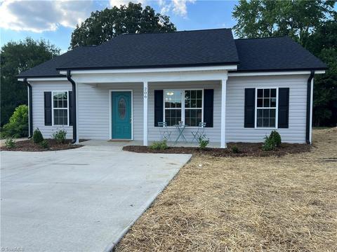 206 W Springfield Rd, High Point, NC 27263 photo 1