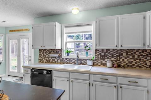 4015 Patsy Dr, Winston Salem, NC 27107 photo 17