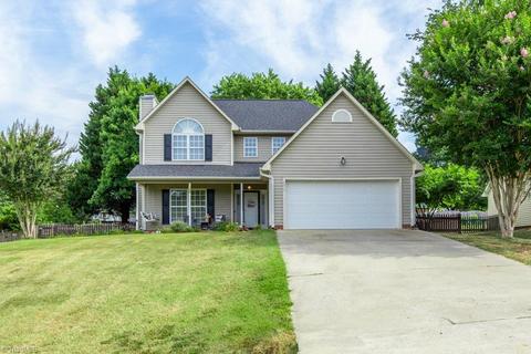 4015 Patsy Dr, Winston Salem, NC 27107 photo 1