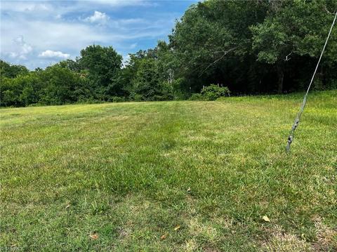 1423 Larkin St, High Point, NC 27262 photo 4