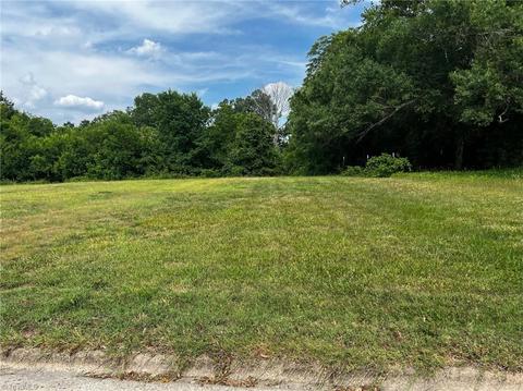 1423 Larkin St, High Point, NC 27262 photo 5