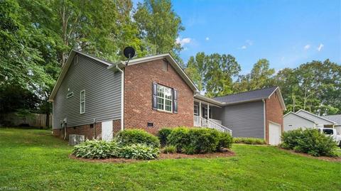 4650 Oakview Dr, Trinity, NC 27370 photo 2