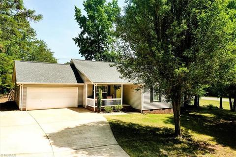 106 Easter Ln, Davidson, NC 28036 photo 3