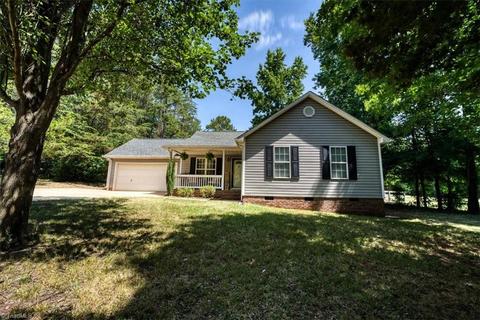 106 Easter Ln, Davidson, NC 28036 photo 2