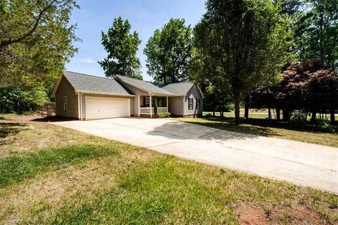106 Easter Ln, Davidson, NC 28036 photo 4