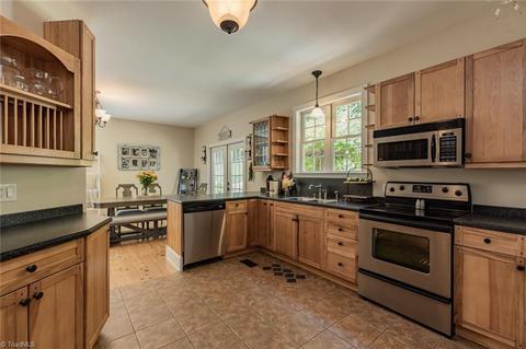 11328 Longbottom Rd, Traphill, NC 28685 photo 22