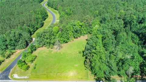 7803 Eversfield Rd, Stokesdale, NC 27357 photo 4