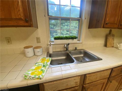 3396 Mountain View Rd, Germanton, NC 27019 photo 9