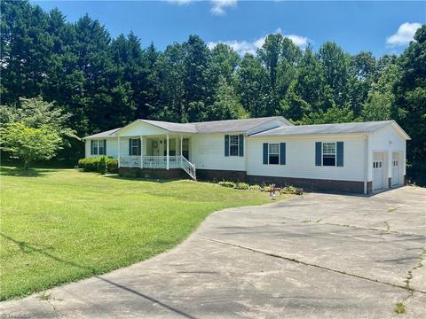 3396 Mountain View Rd, Germanton, NC 27019 photo 1