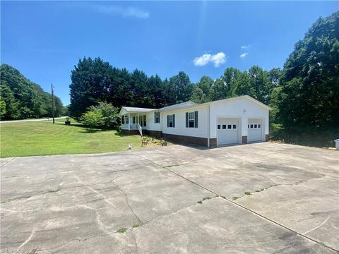 3396 Mountain View Rd, Germanton, NC 27019 photo 2