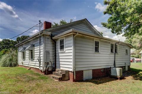 715 Spring St, Eden, NC 27288 photo 8