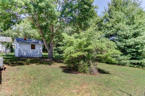 715 Spring St, Eden, NC 27288 photo 6
