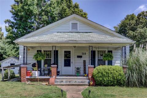 715 Spring St, Eden, NC 27288 photo 2