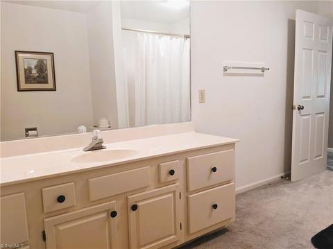 506 Harrogate Ct, High Point, NC 27262 photo 25