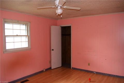 924 Randolph St, High Point, NC 27260 photo 3
