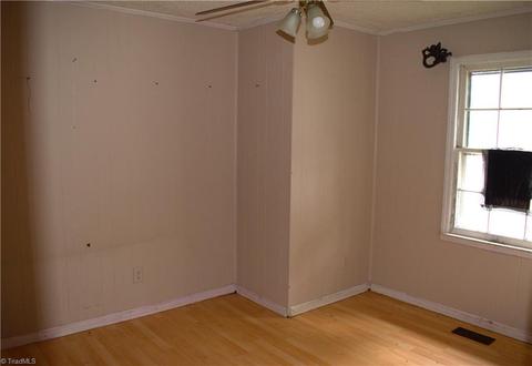 924 Randolph St, High Point, NC 27260 photo 5
