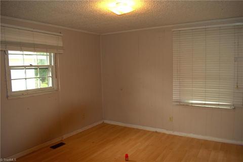 924 Randolph St, High Point, NC 27260 photo 6