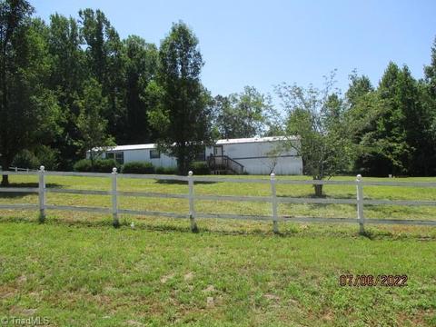 173 Harmony Blend Dr, Harmony, NC 28634 photo 1