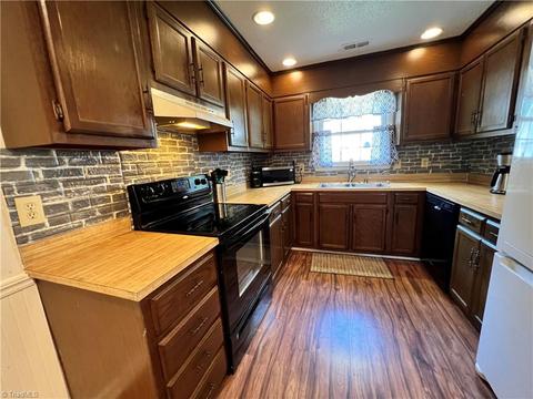 103 Echo Ct, King, NC 27021 photo 12