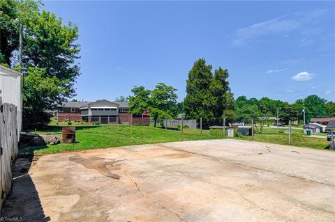 3219 Forestview Dr, High Point, NC 27260 photo 30