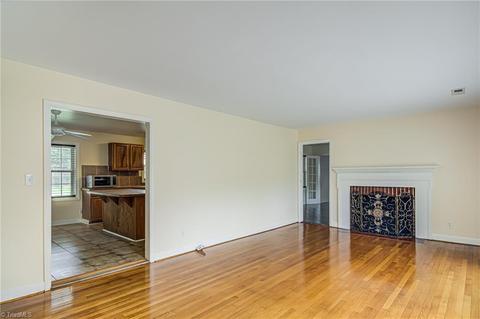 3219 Forestview Dr, High Point, NC 27260 photo 9