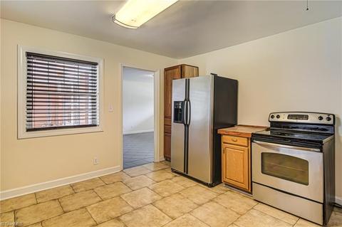 3219 Forestview Dr, High Point, NC 27260 photo 12