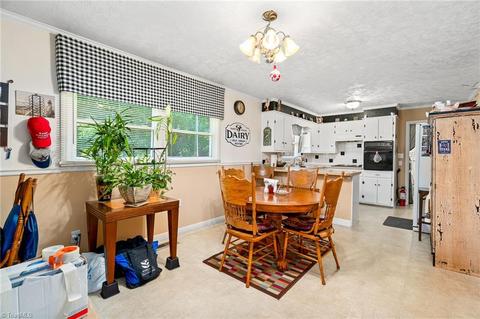 3911 Kim Dr, High Point, NC 27265 photo 15