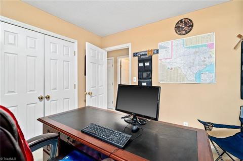 3911 Kim Dr, High Point, NC 27265 photo 20