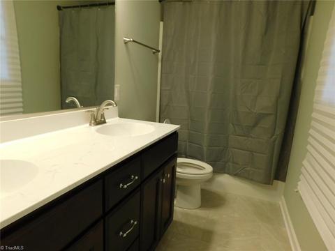 1307 Unity St, Thomasville, NC 27360 photo 4