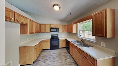2856 Waterstone Loop, High Point, NC 27265 photo 4