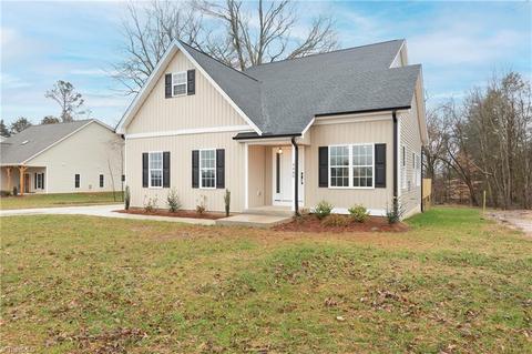 4480 Balsom Rd, Pfafftown, NC 27040