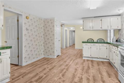 7557 Hampton Rd, Clemmons, NC 27012 photo 8