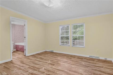 7557 Hampton Rd, Clemmons, NC 27012 photo 10