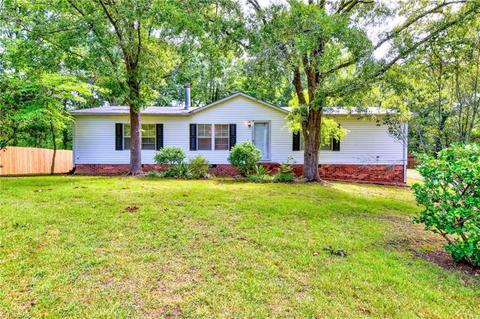 7557 Hampton Rd, Clemmons, NC 27012 photo 1