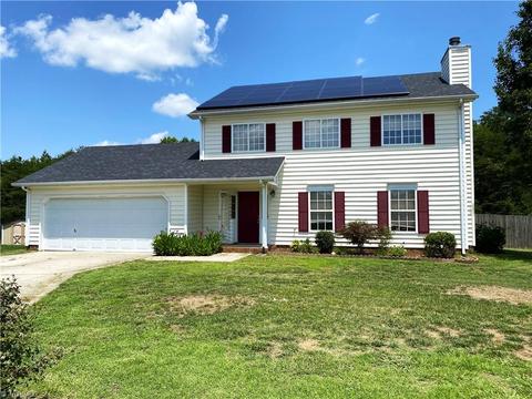 4427 Deacon Ct, High Point, NC 27265 photo 1