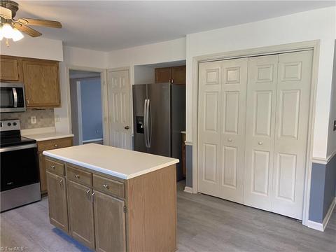 4427 Deacon Ct, High Point, NC 27265 photo 4
