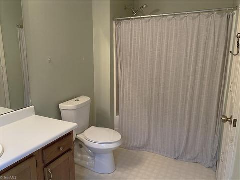 4427 Deacon Ct, High Point, NC 27265 photo 13