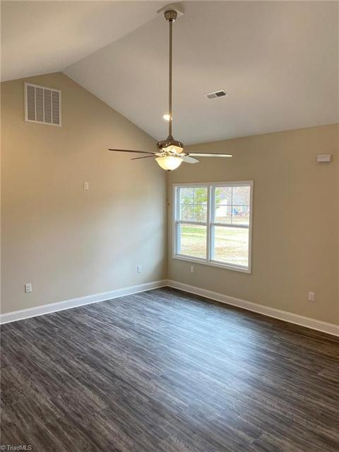 855 Friendly Rd, Eden, NC 27288 photo 5